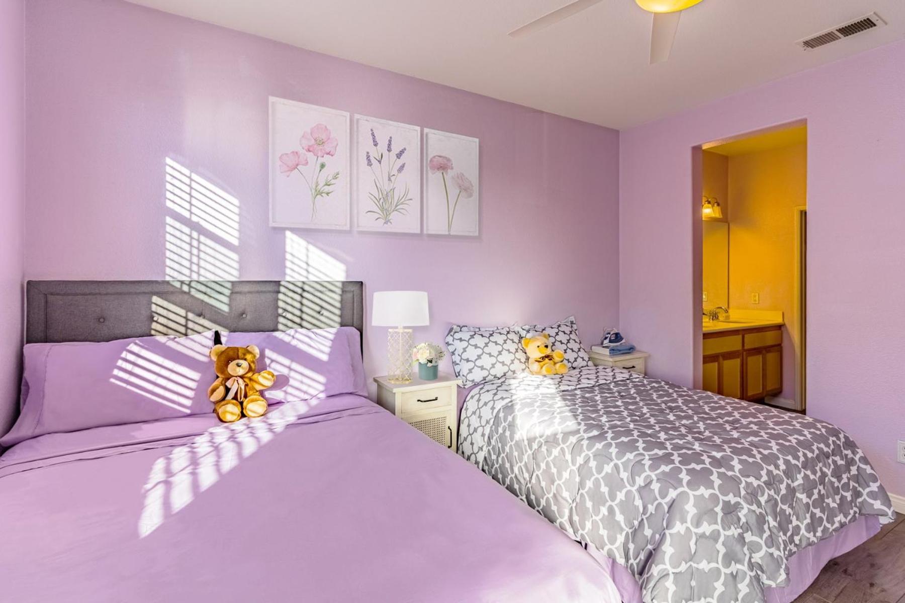 Entire Private 3-bedroom Townhouse With Garage Parking Near San Diego Gaslamp *